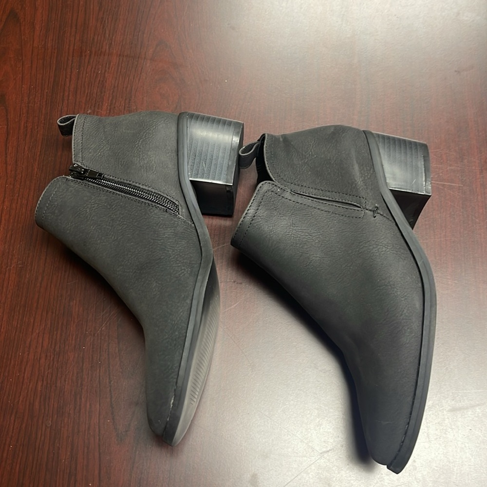 NWT Del Mar Shoes, Color Metal/Charcoal - Picture 4 of 8